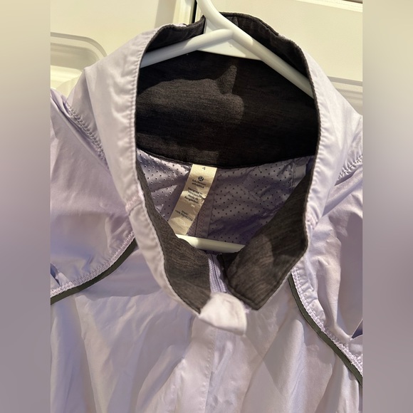 Lululemon Lavender Purple Nylon Jacket Size 4US Excellent Condition - Picture 3 of 8